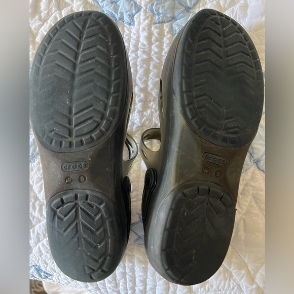 CROCS T-strap Size 9 Maryjanes - Picture 3 of 4
